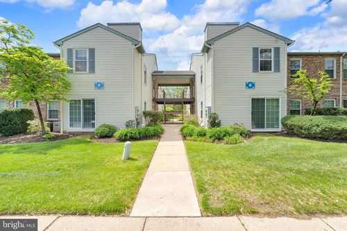 44 Village Ln, MOUNT LAUREL, NJ, 08054-3005 | Card Image