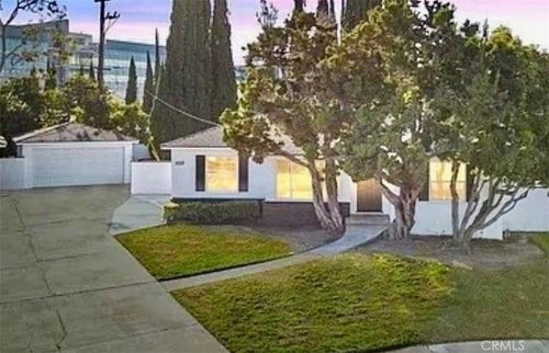 1052 W Palmyra Ave, Orange, CA, 92868-3814 | Card Image
