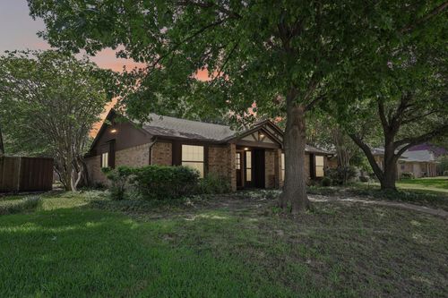 113 E Bancroft Dr, Garland, TX, 75040-8842 | Card Image