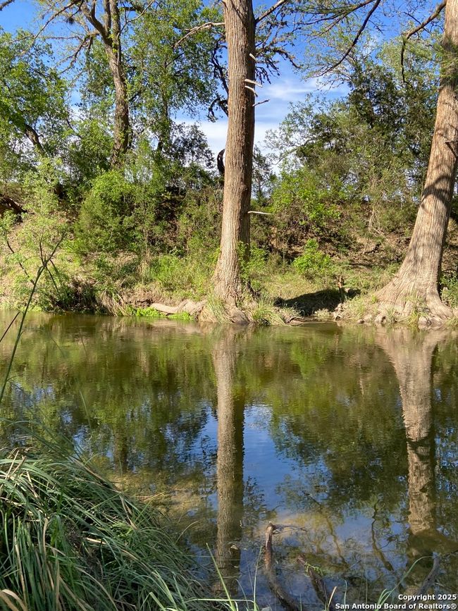 412 Lebouf Rd, House other with 3 bedrooms, 3 bathrooms and null parking in Utopia TX | Image 4