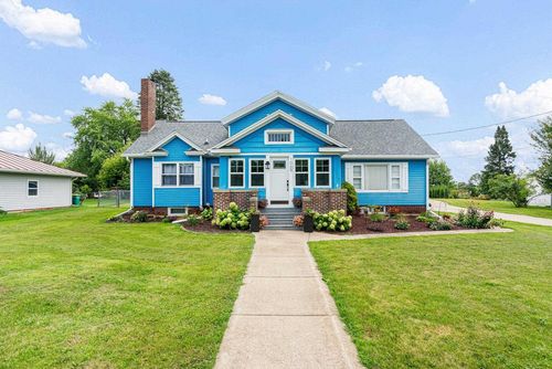 1069 Metomen St, Ripon, WI, 54971-1866 | Card Image