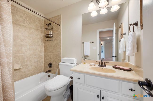 182 Emma Loop, House other with 4 bedrooms, 4 bathrooms and null parking in Austin TX | Image 30