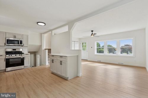 11022 Ferndale St, PHILADELPHIA, PA, 19116-2812 | Card Image