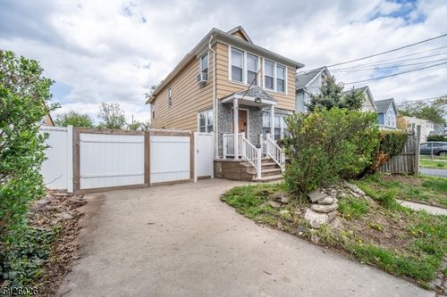 813 George St, Plainfield, NJ, 07062-1609 | Card Image