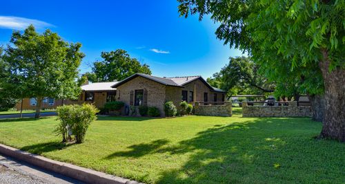 2013 S Walnut St, Brady, TX, 76825-7315 | Card Image