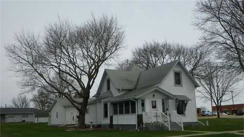 101 I Ave, Grundy Center, IA, 50638-1944 | Card Image