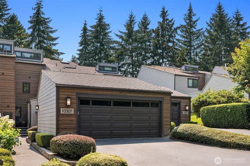 b3-10307 Ne 19th Place, Bellevue, WA, 98004 | Card Image