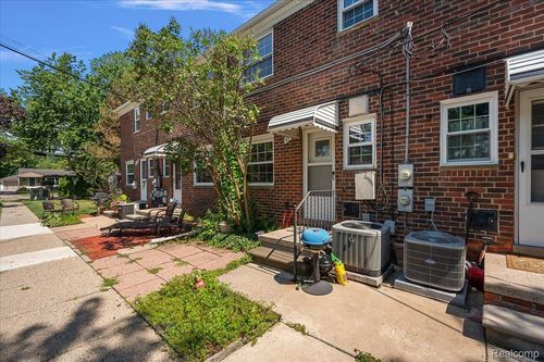 23104 Edsel Ford Ct, Saint Clair Shores, MI, 48080-2502 | Card Image