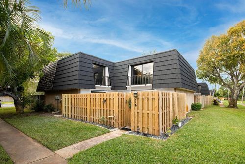 314 Woodland Rd, Palm Springs, FL, 33461-1014 | Card Image