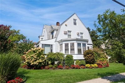 486 Oxford Road, House other with 6 bedrooms, 3 bathrooms and null parking in Cedarhurst NY | Image 1