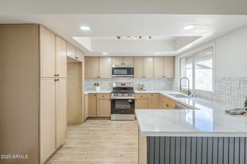 2628 E Aster Dr, Phoenix, AZ, 85032-6956 | Card Image