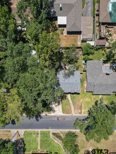 1511 Yosemite Dr, House other with 4 bedrooms, 3 bathrooms and null parking in Tyler TX | Image 2