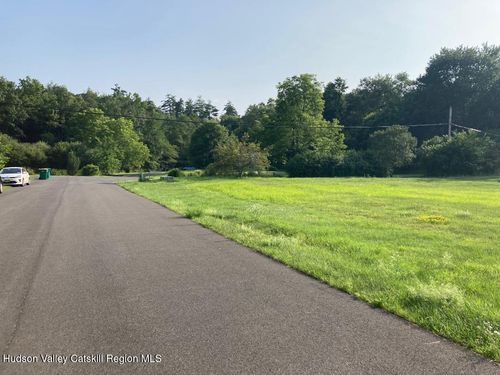 6 Paupawey Ct, Lake Katrine, NY, 12449-5152 | Card Image