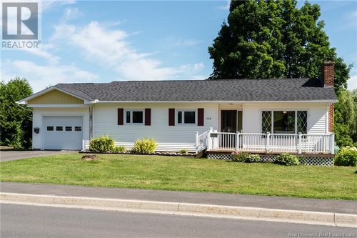 328 Macdonald Ave, Oromocto, NB, E2V1A7 | Card Image
