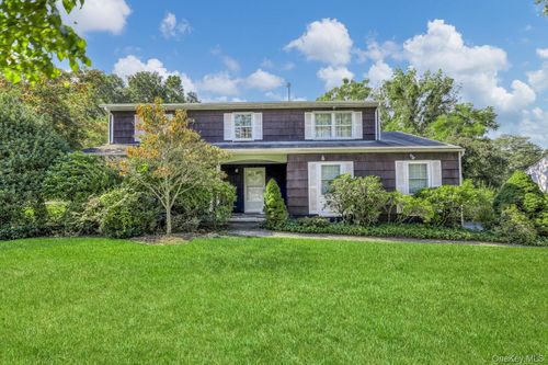 3 Macintosh Ln, Monsey, NY, 10952-1637 | Card Image