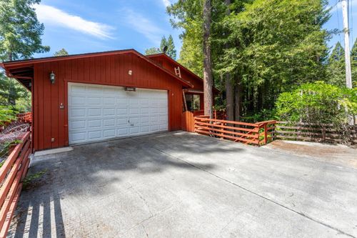 26095 Poppy Dr, Willits, CA, 95490-9080 | Card Image