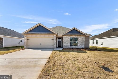 135 Hughes Dr, Warner Robins, GA, 31093-7353 | Card Image