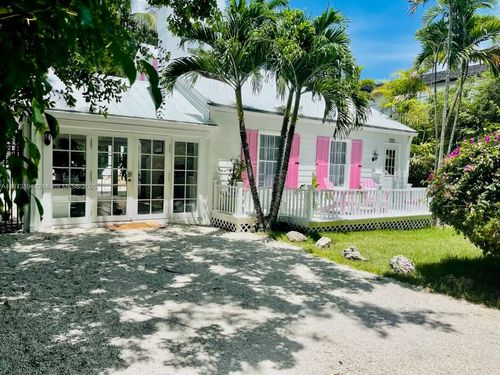 3951 Park Dr, Miami, FL, 33133-6740 | Card Image
