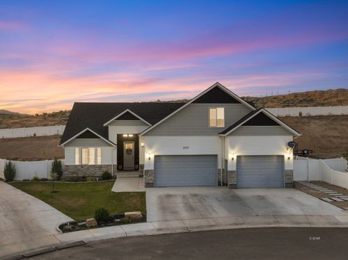 2057 Eagle Ridge Loop, Elko, NV, 89801-2490 | Card Image