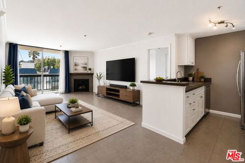 203-7320 Hawthorn Ave, Los Angeles, CA, 90046-3668 | Card Image