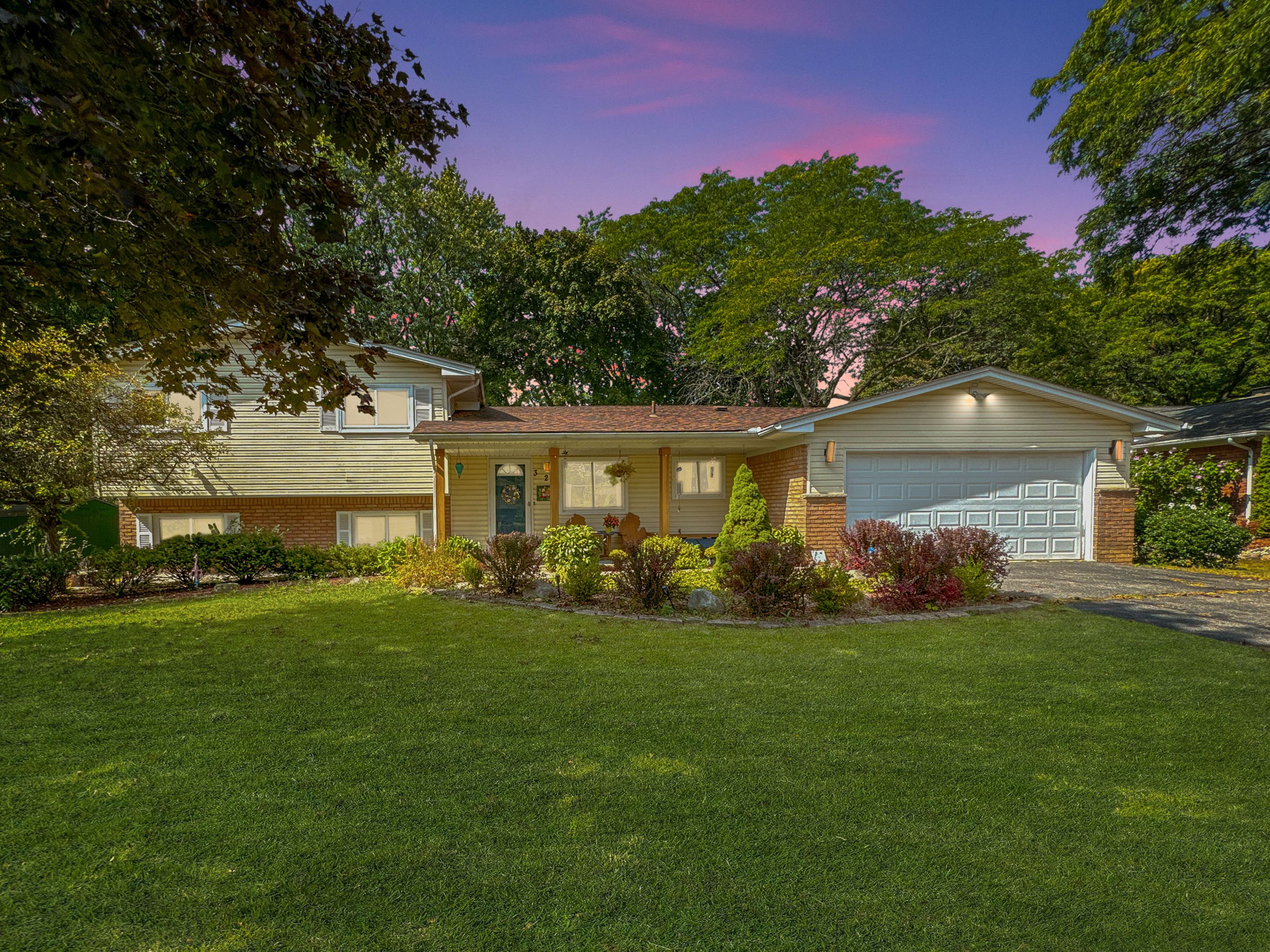 Okemah Rd, Waterford, MI 48328