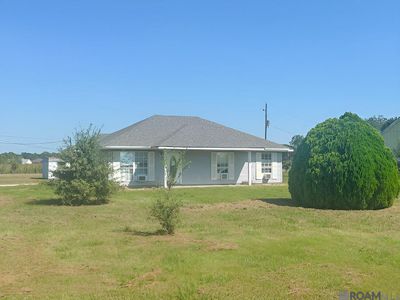 8224 Section Rd, House other with 3 bedrooms, 2 bathrooms and null parking in Port Allen LA | Image 1