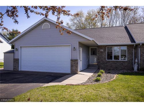 407 Dakota Ct N, Woodville, WI, 54028-7057 | Card Image
