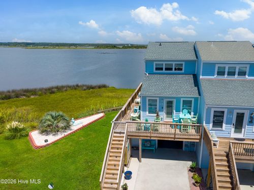 35 Bermuda Landing Pl, N Topsail Beach, NC, 28460-8557 | Card Image
