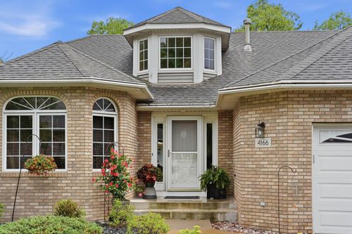 4166 Thornhill Ln, Vadnais Heights, MN, 55127-3612 | Card Image