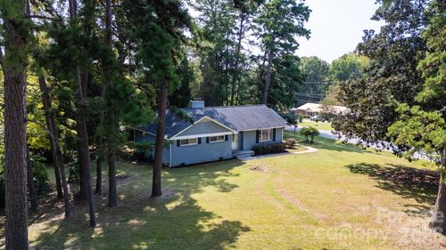 6414 Elmwood Cir, Charlotte, NC, 28214-2020 | Card Image