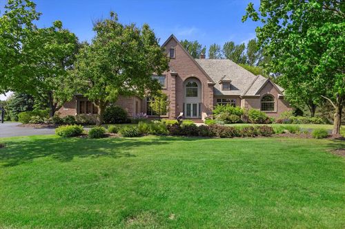 10625 N Pine Ridge Drive, Mequon, WI, 53092 | Card Image