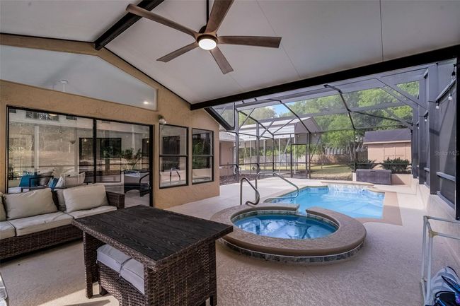 Lanai overlooking the pool | Image 25