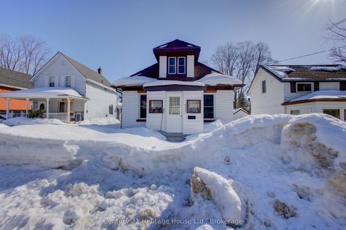 657 7th St E, Owen Sound, ON, N4K1J7 | Card Image