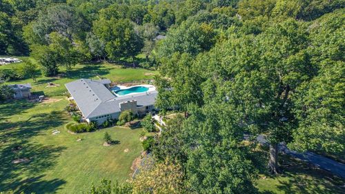 7 Valley Rd, Arkansas City, KS, 67005-8987 | Card Image