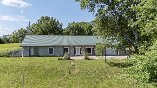 20373 W 327th St, Paola, KS, 66071-8224 | Card Image