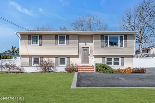 725 Commonwealth Blvd, Manchester, NJ, 08757-1728 | Card Image