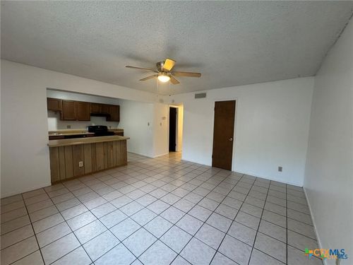 apt-2-309 E Walnut St, Seguin, TX, 78155-5509 | Card Image