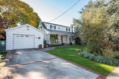 24 Sullivan Avenue, House other with 5 bedrooms, 3 bathrooms and null parking in Farmingdale NY | Image 3