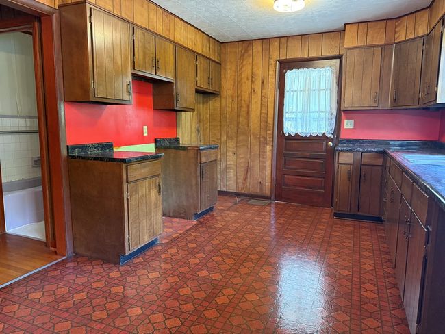 8570 Lovers Gap Rd, House other with 3 bedrooms, 2 bathrooms and null parking in Vansant VA | Image 6
