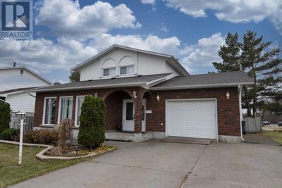 125 Anten St, Home with 4 bedrooms, 4 bathrooms and null parking in Thunder Bay ON | Image 2