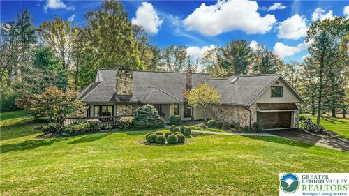 1588 Saucon Valley Rd, Bethlehem, PA, 18015-5260 | Card Image