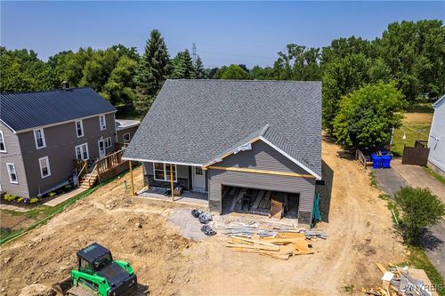 5200 Berg Rd, West Seneca, NY, 14218-3771 | Card Image