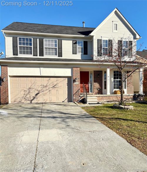 5965 Rolling Ridge Dr, Trenton, MI, 48183-5815 | Card Image