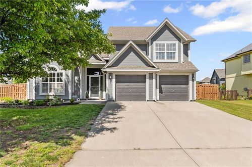 731 River Dr, Edwardsville, KS, 66111-3583 | Card Image