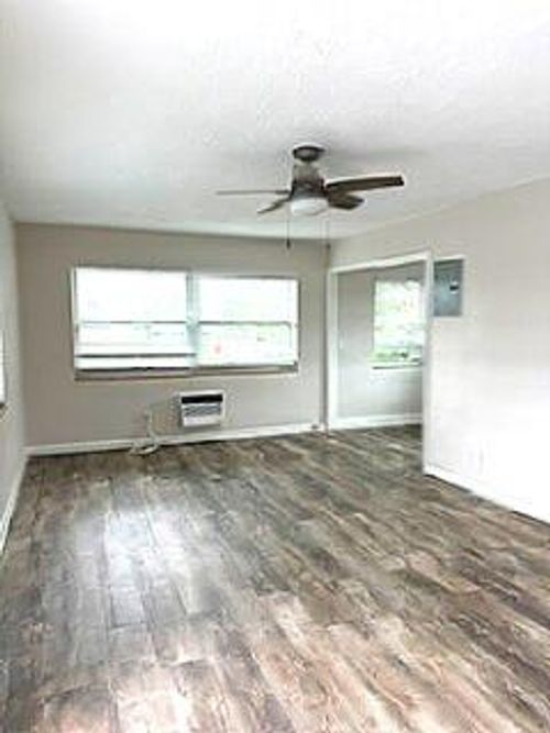 10-112 Lake Ave, Lake Worth Beach, FL, 33460-6903 | Card Image