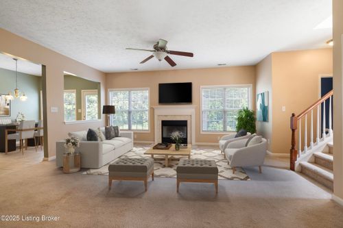 8811 Eli Dr, Louisville, KY, 40291-3187 | Card Image