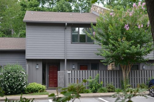 609 Crowfields Ln, Asheville, NC, 28803-3295 | Card Image