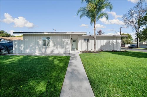 1541 E Wellington Ave, Santa Ana, CA, 92701-3846 | Card Image