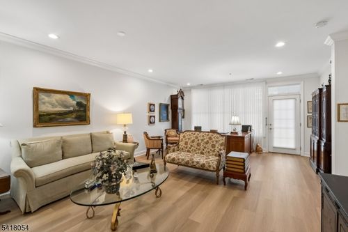 5205 Pointe Gate Dr, Livingston, NJ, 07039-1743 | Card Image