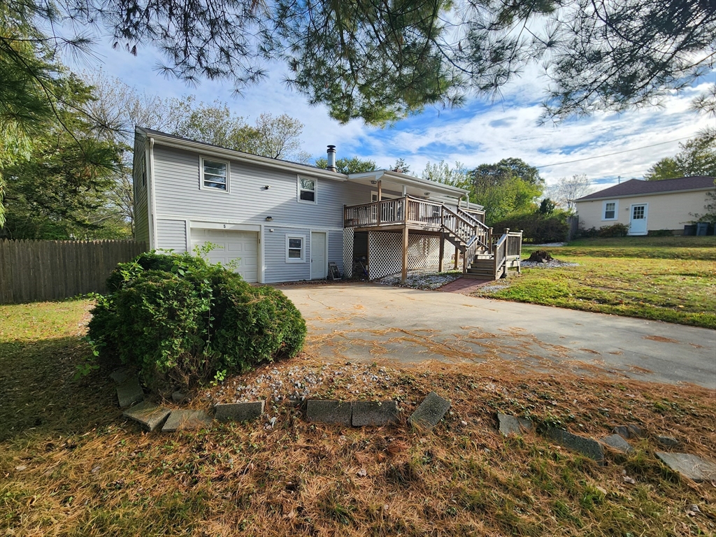 Quinn St, North Attleboro, MA 02760